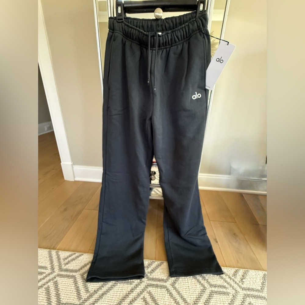 ALO Accolade Straight Leg Sweatpant - Picture 9 of 9